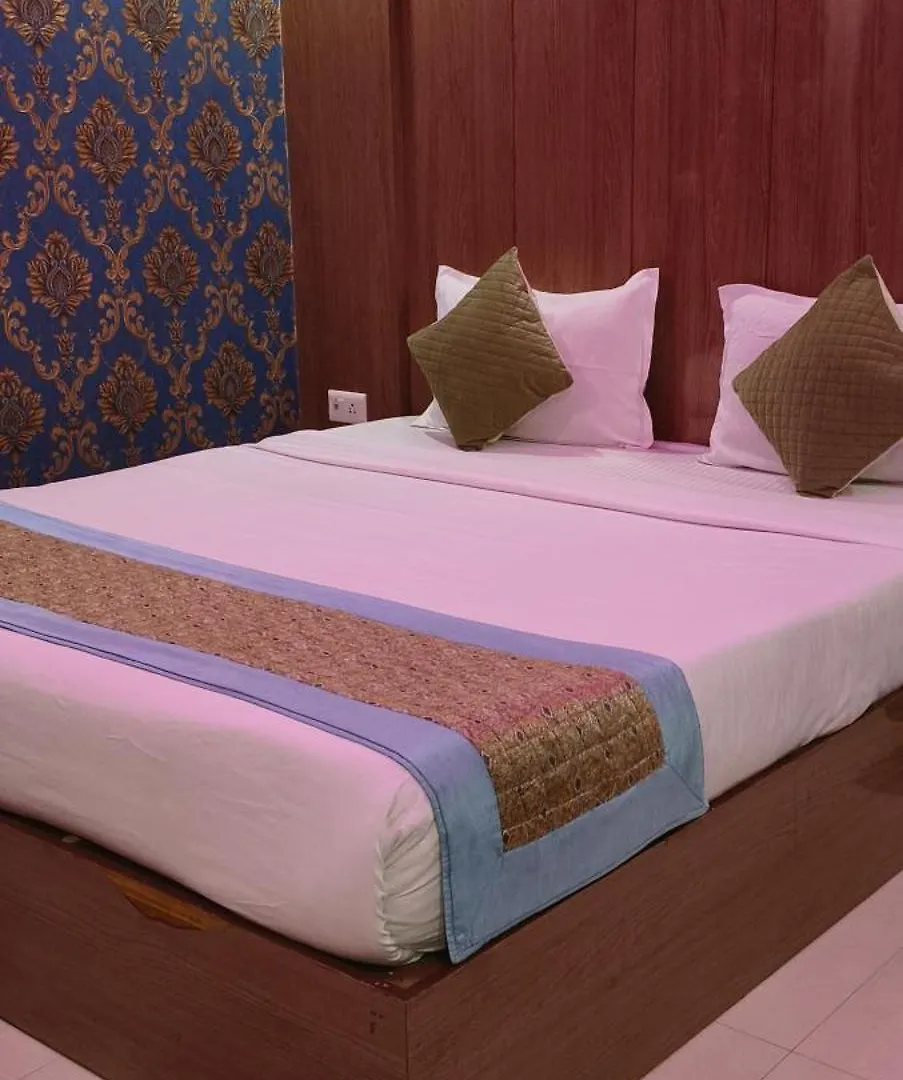 ***  Hotel Madhu Palace Near Delhi Airport India