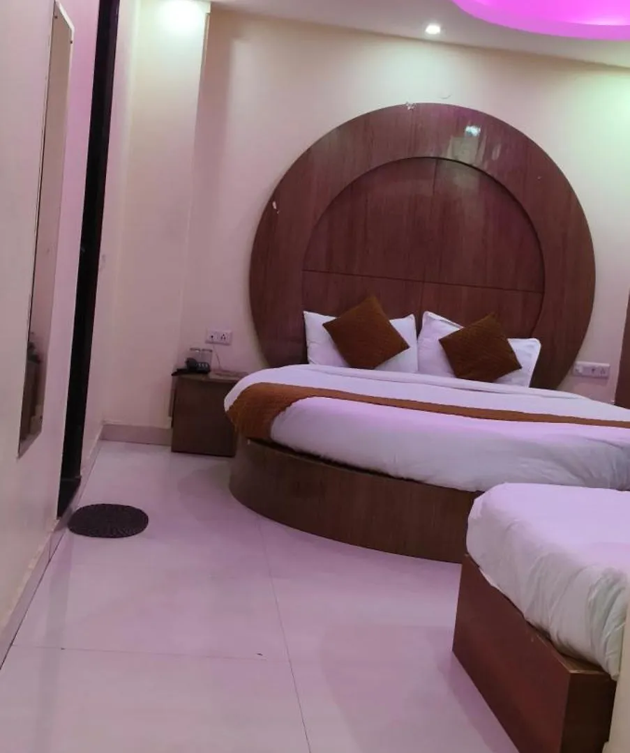 Hotel Madhu Palace Near Delhi Airport 3*, New Delhi India