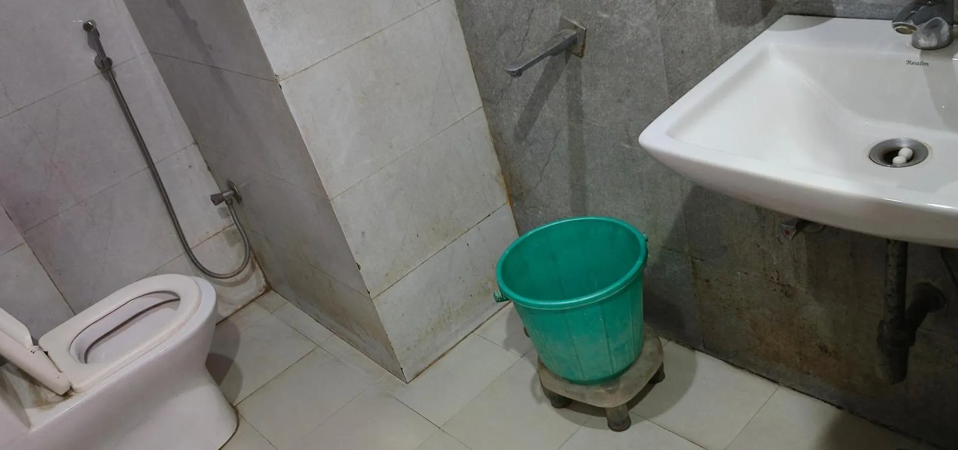 Hotel Madhu Palace Near Delhi Airport 3*, New Delhi