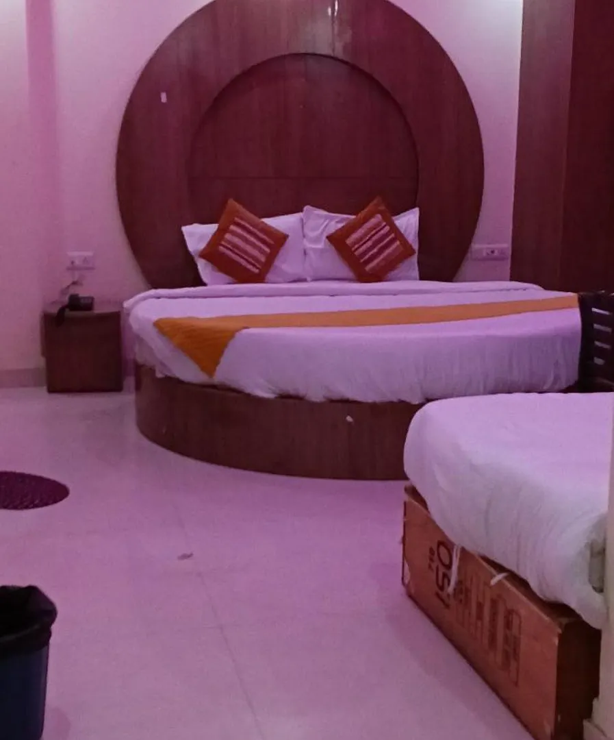 Hotel Madhu Palace Near Delhi Airport 3*, New Delhi