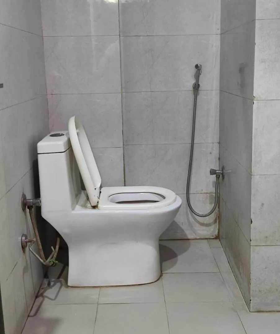 Hotel Madhu Palace Near Delhi Airport India