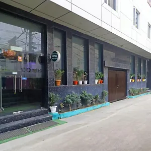 Smart Plaza Hotel-at Airport Hotel